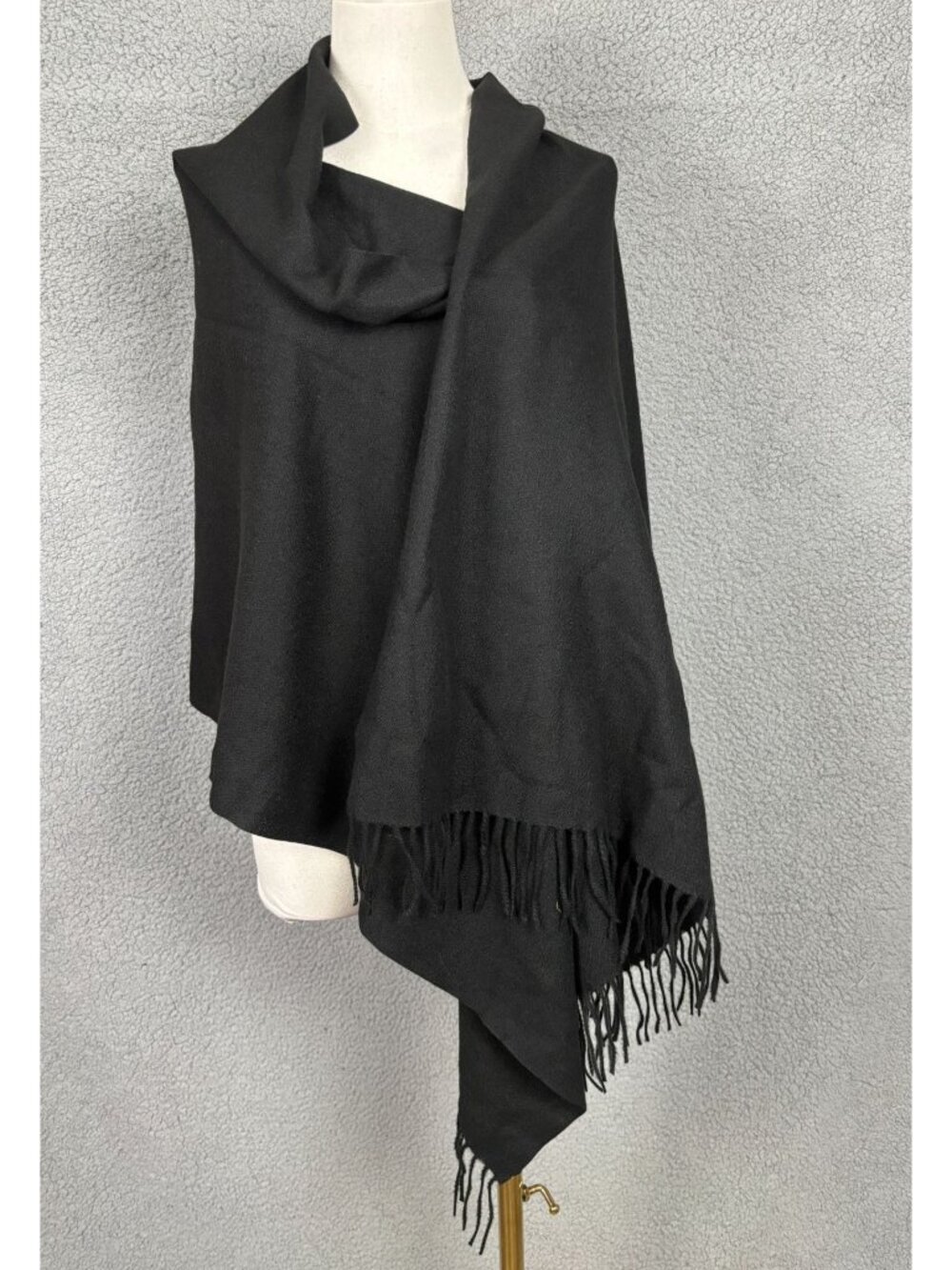 Day April Women's Pashmina Shawl Scarf/Wrap With Fringed Edges Black OS NWOT's.